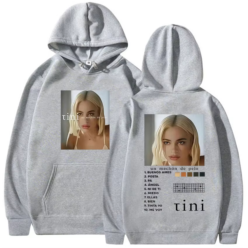 Zangeres Tini Stoessel Tour Al - Winter Clothing Drawing recensie en prijs